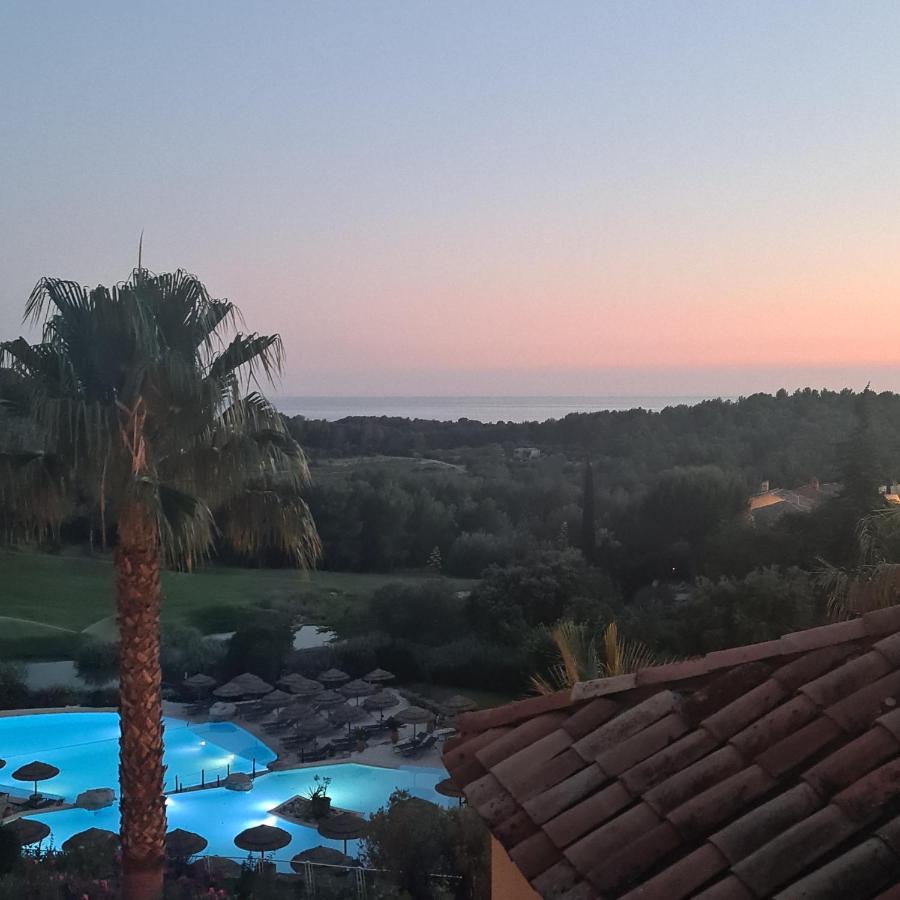Hameau Des Amandiers - Vue Mer, Golf Et Vignes Apartment Saint-Cyr-sur-Mer Exterior photo