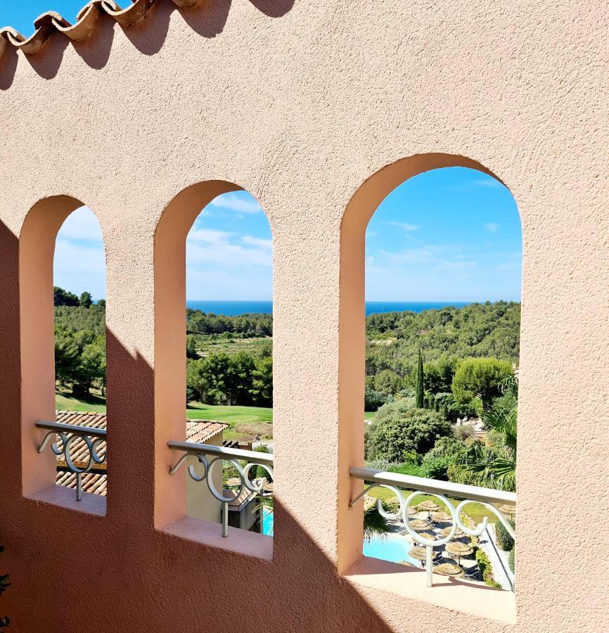 Hameau Des Amandiers - Vue Mer, Golf Et Vignes Apartment Saint-Cyr-sur-Mer Exterior photo