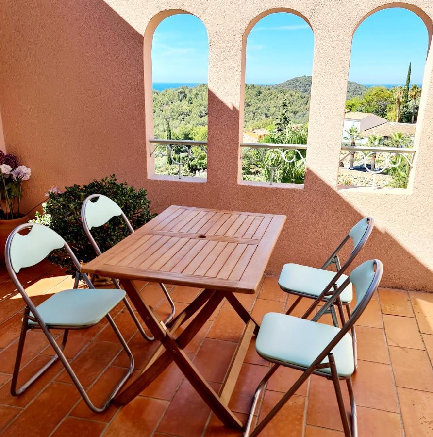Hameau Des Amandiers - Vue Mer, Golf Et Vignes Apartment Saint-Cyr-sur-Mer Exterior photo