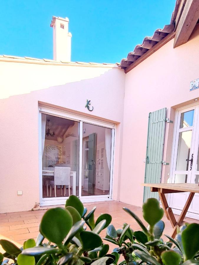 Hameau Des Amandiers - Vue Mer, Golf Et Vignes Apartment Saint-Cyr-sur-Mer Exterior photo