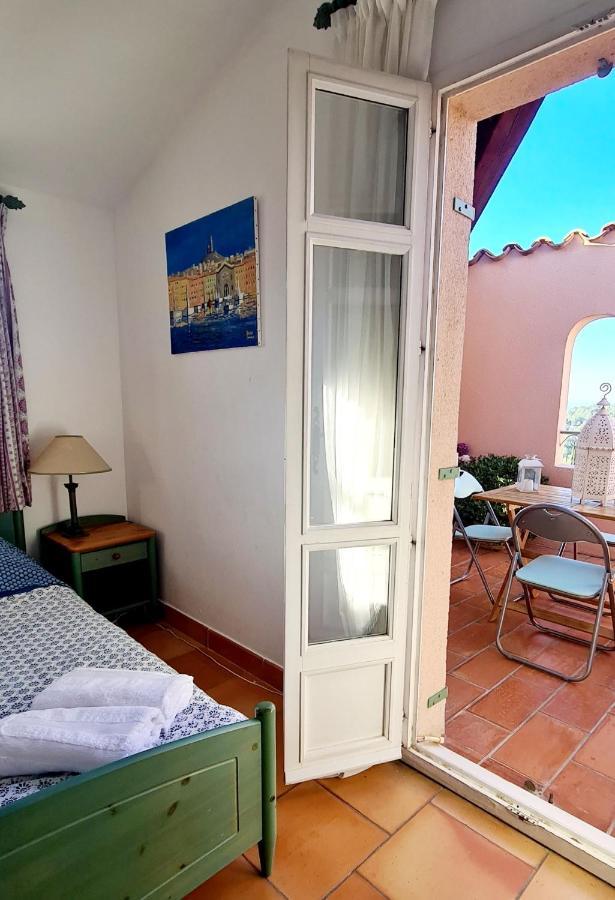 Hameau Des Amandiers - Vue Mer, Golf Et Vignes Apartment Saint-Cyr-sur-Mer Exterior photo